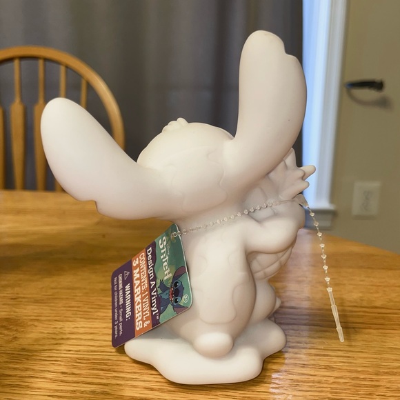 Disney Design A Vinyl Stitch Kids Craft Kit with Markers - NWT - Picture 4 of 8